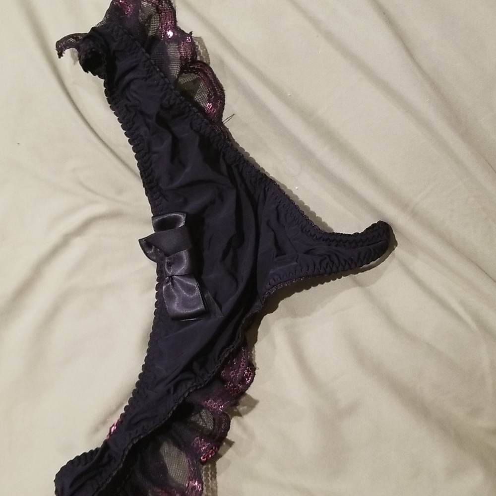 VS Thong